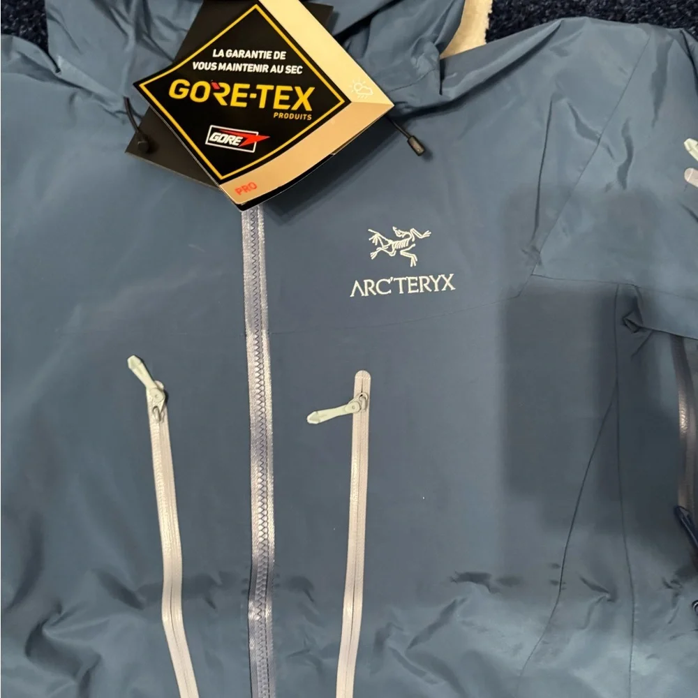 Arc’teryx Alpha Sv Hardshell Light Blue Zip Up Men’s Large